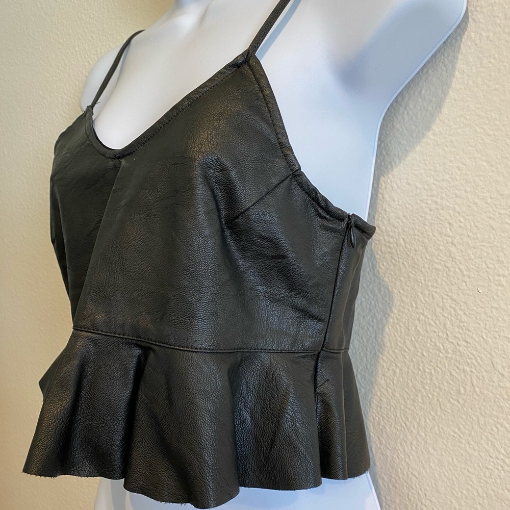 ❌SOLD❌ black leather top